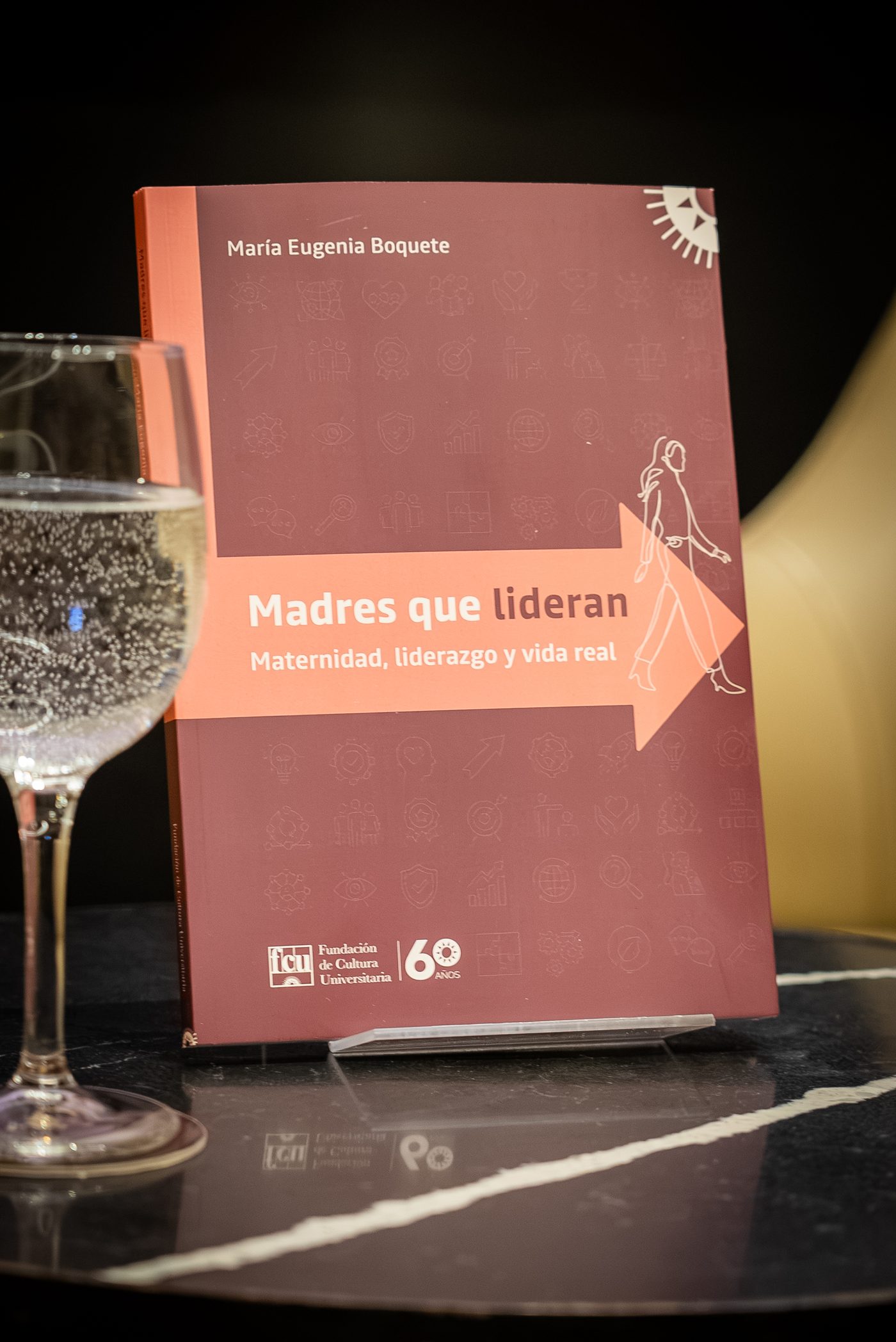 Portada del libro Madres que Lideran, de María Eugenia Boquete